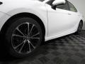 Super White - Camry SE Photo No. 8
