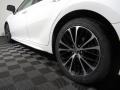 Super White - Camry SE Photo No. 10