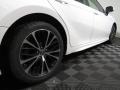 Super White - Camry SE Photo No. 15