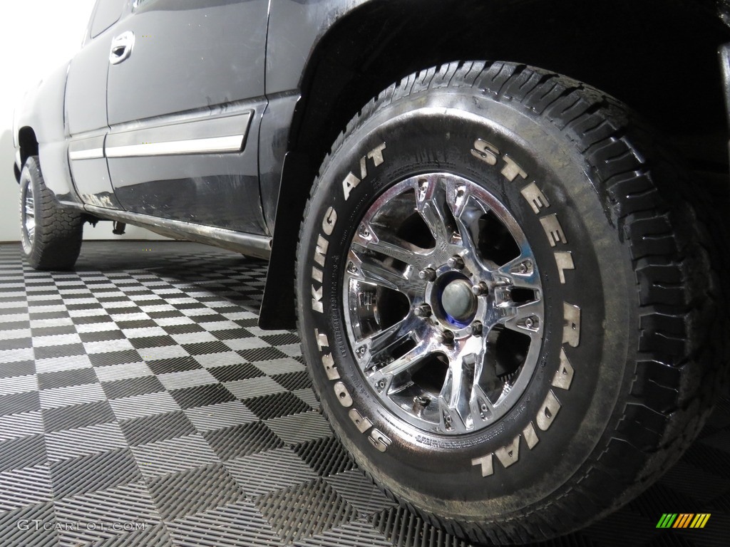 2004 Silverado 1500 LS Extended Cab 4x4 - Black / Dark Charcoal photo #3