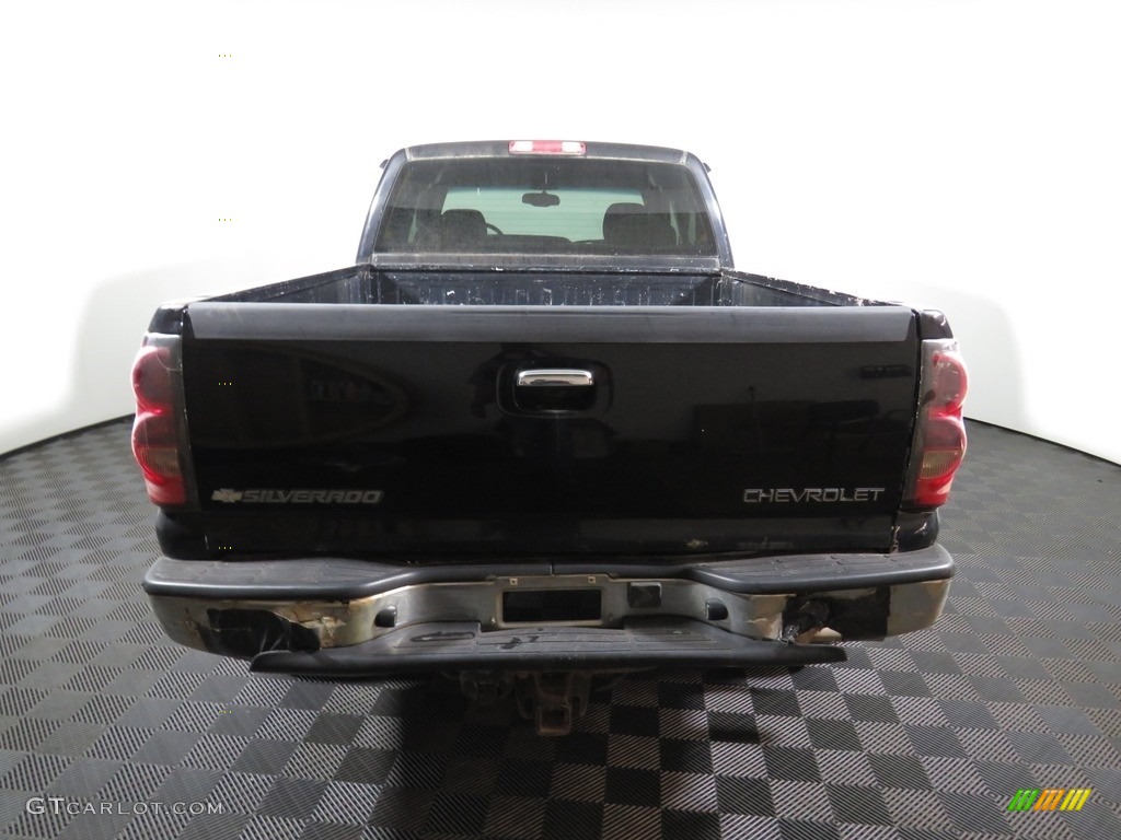 2004 Silverado 1500 LS Extended Cab 4x4 - Black / Dark Charcoal photo #10