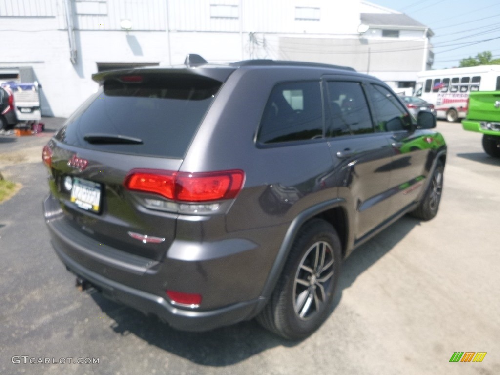 2017 Grand Cherokee Trailhawk 4x4 - Granite Crystal Metallic / Black photo #5