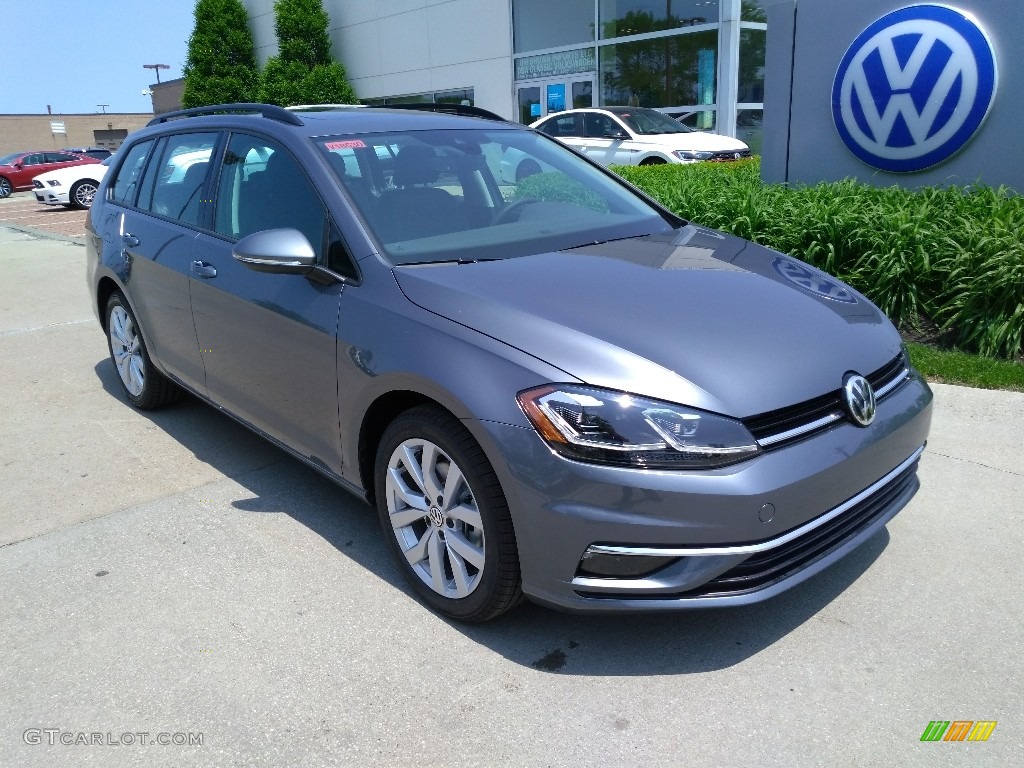 Platinum Gray Metallic 2019 Volkswagen Golf SportWagen SE Exterior Photo #133676061