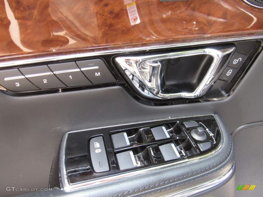 2017 Jaguar XJ R-Sport Controls Photos