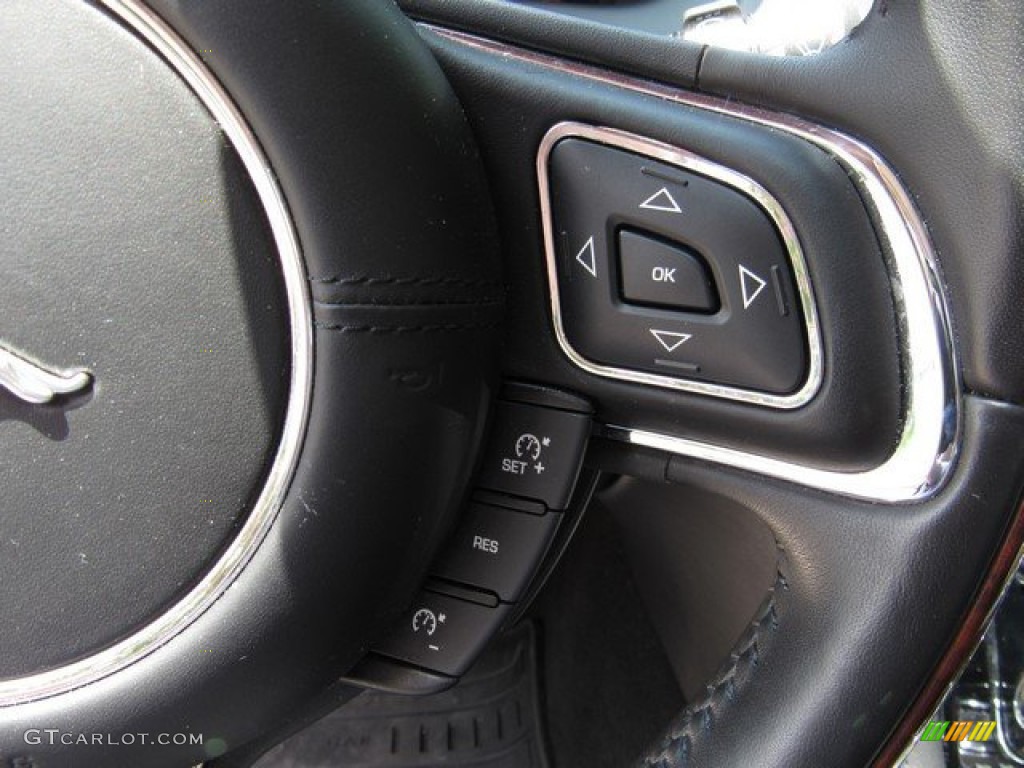 2017 Jaguar XJ R-Sport Steering Wheel Photos