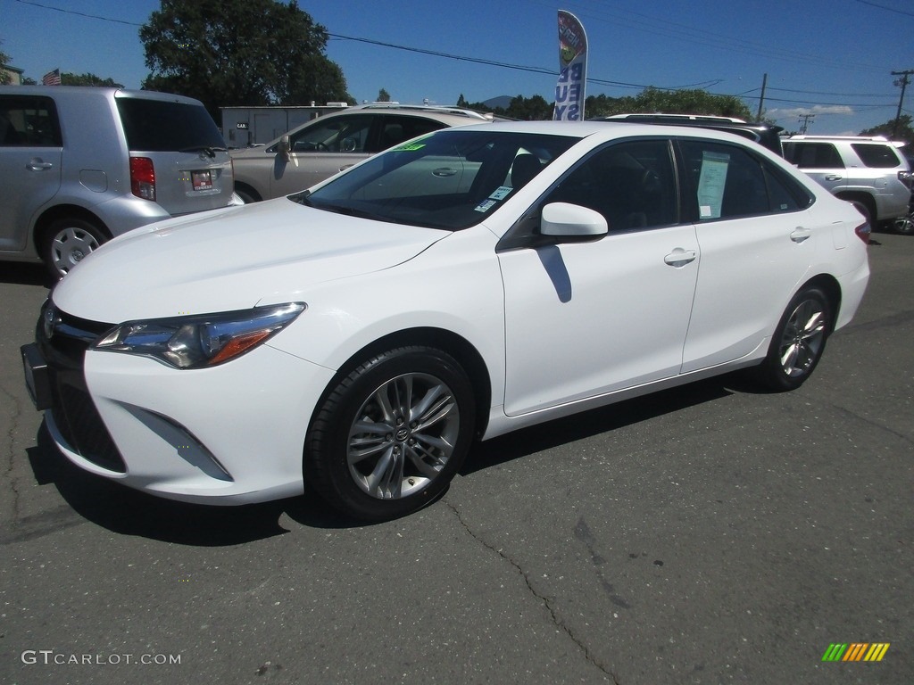 2017 Camry SE - Super White / Black photo #3