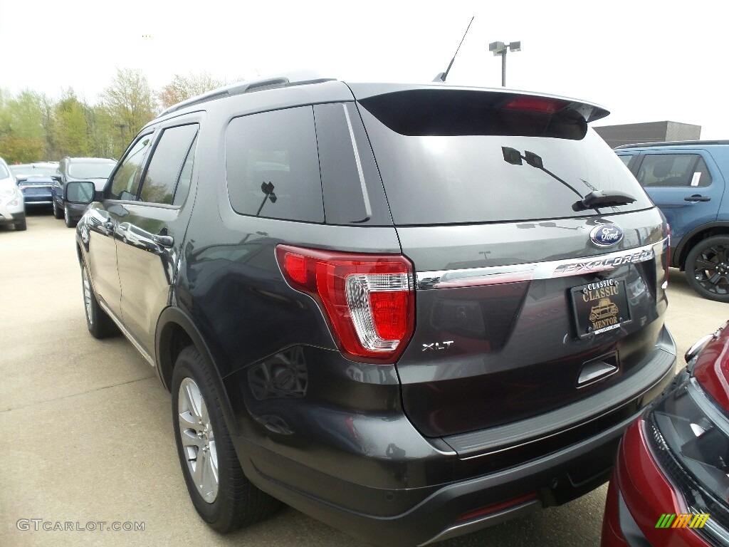 2019 Explorer XLT 4WD - Magnetic / Medium Black photo #3