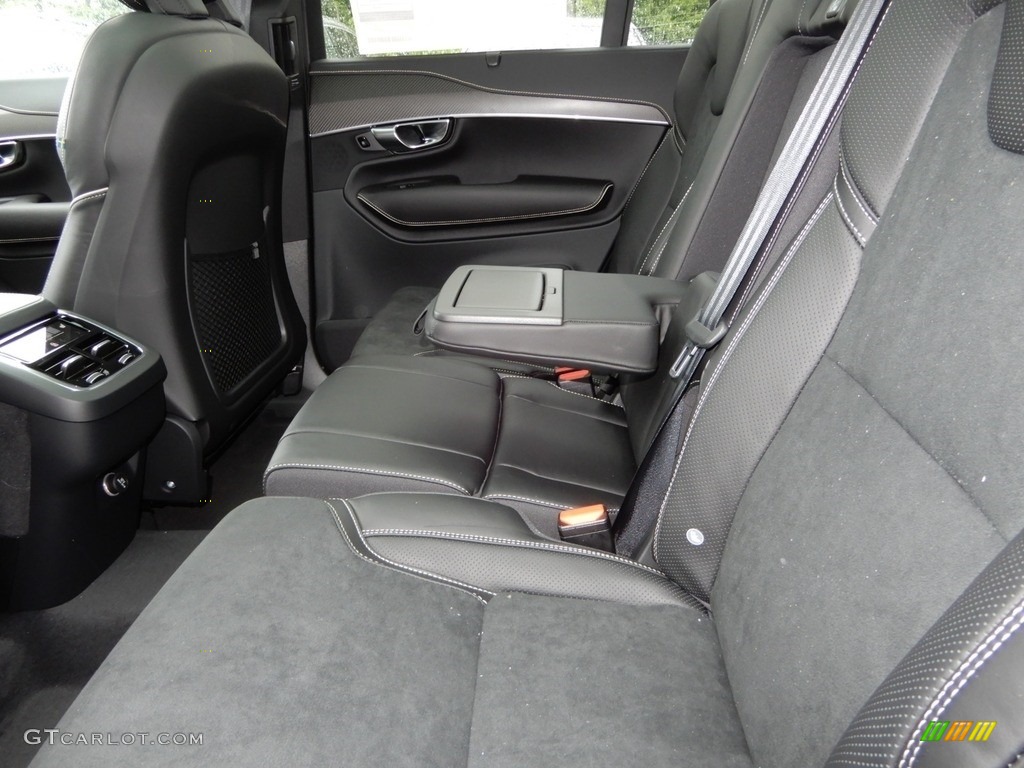 2019 Volvo XC90 T6 AWD Rear Seat Photos