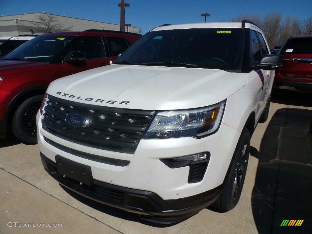 2019 Explorer XLT 4WD - White Platinum / Medium Black photo #1