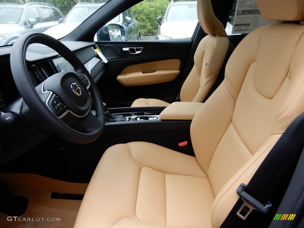 2019 Volvo XC60 T6 AWD Momentum Front Seat Photo #133695084