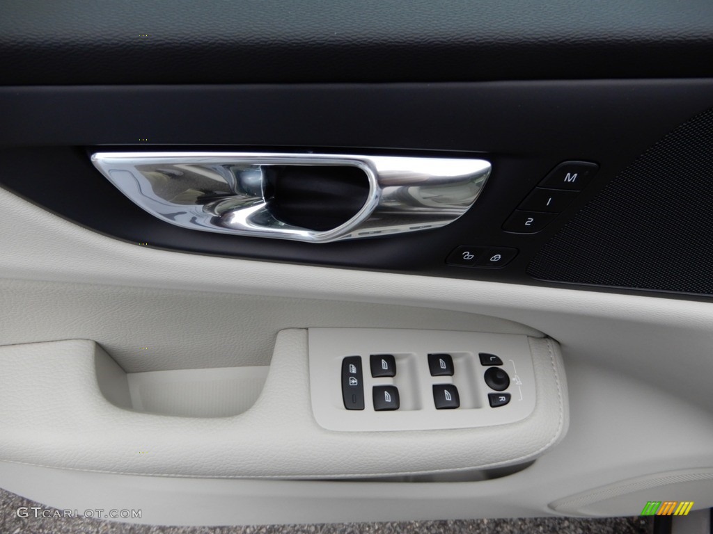 2019 Volvo S60 T6 AWD Momentum Blond Door Panel Photo #133714080