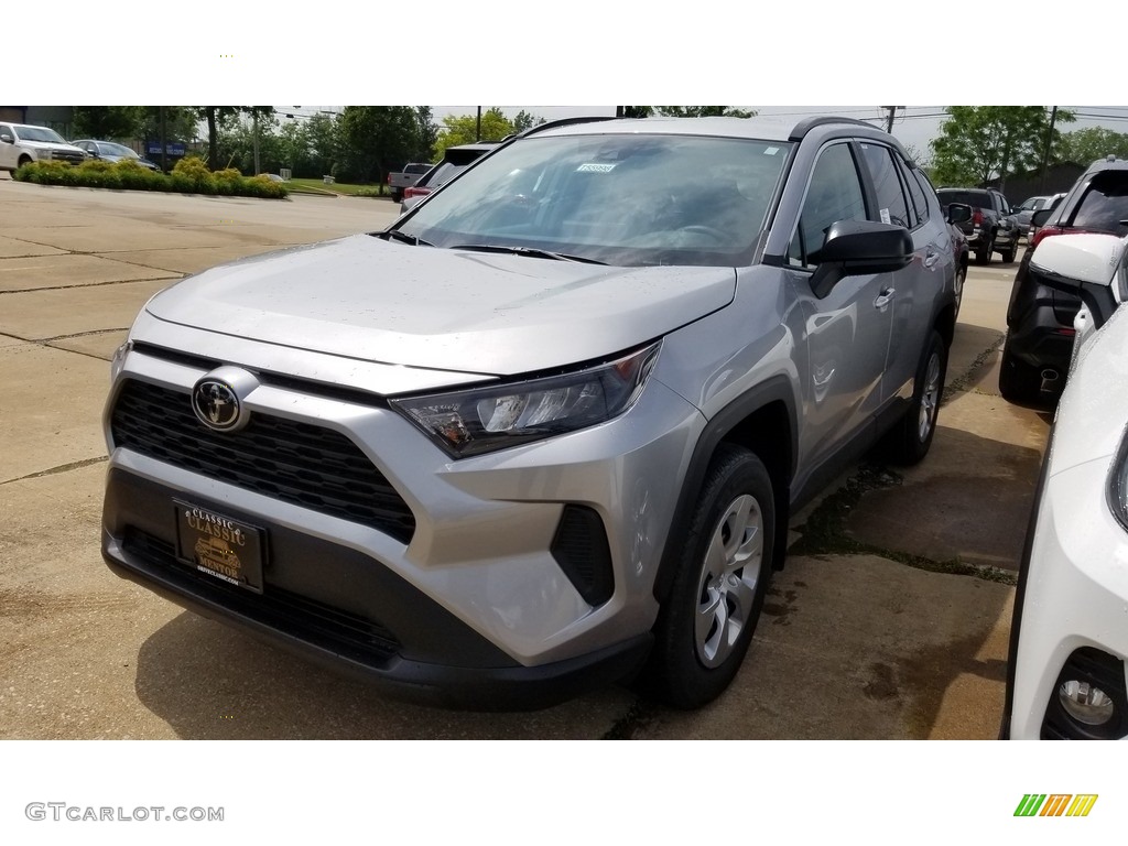 2019 RAV4 LE - Silver Sky Metallic / Black photo #1
