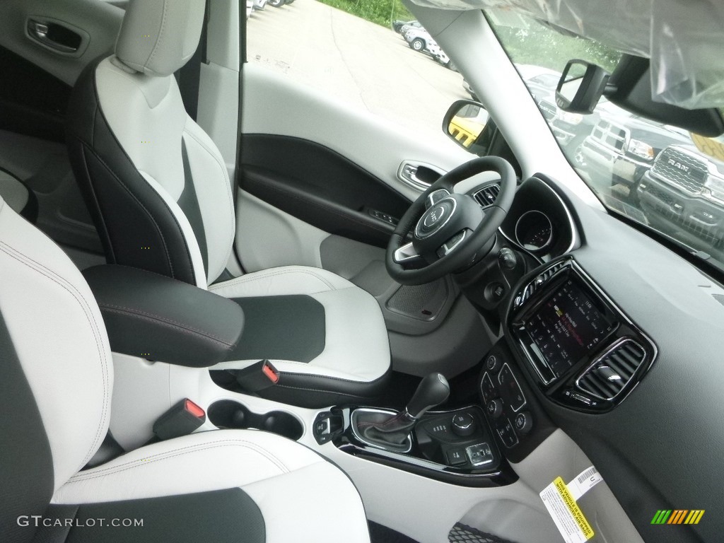 2019 Compass Limited 4x4 - Sting-Gray / Black/Ski Gray photo #10