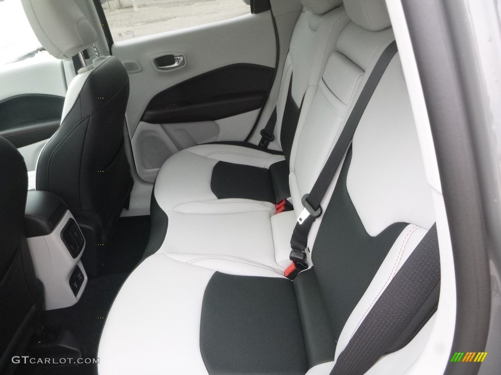2019 Compass Limited 4x4 - Sting-Gray / Black/Ski Gray photo #13