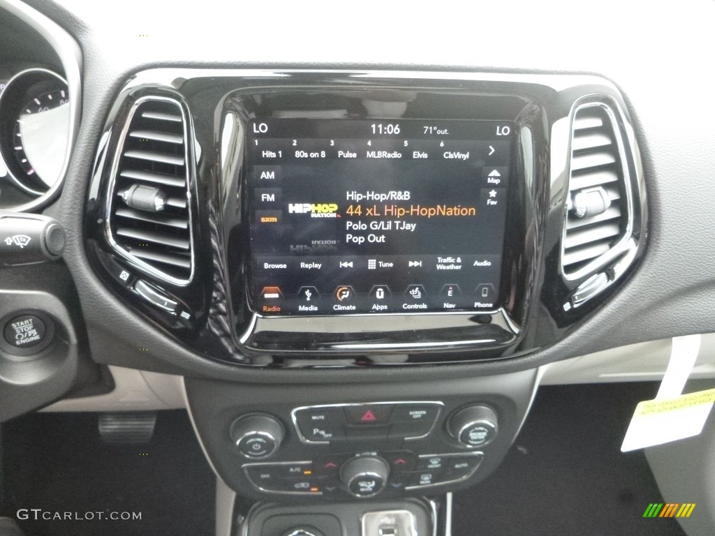 2019 Compass Limited 4x4 - Sting-Gray / Black/Ski Gray photo #17