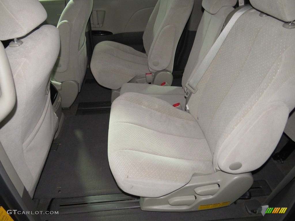 2013 Sienna LE - Cypress Green Pearl / Light Gray photo #26