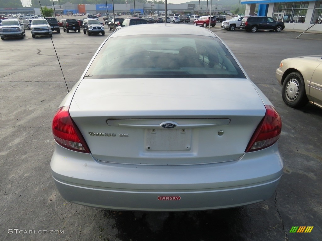 2005 Taurus SE - Silver Frost Metallic / Ebony Black photo #12