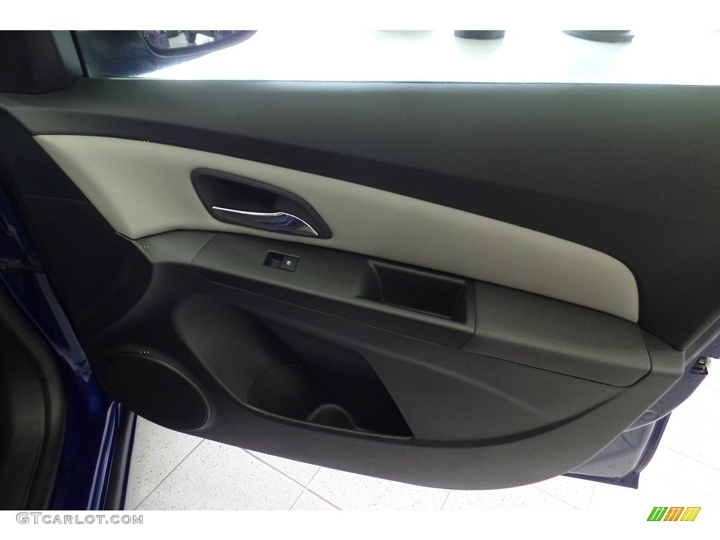 2012 Cruze LS - Blue Topaz Metallic / Jet Black/Medium Titanium photo #14