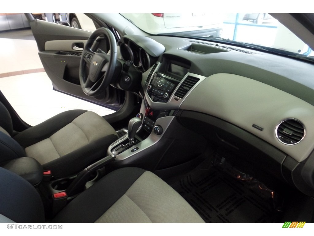 2012 Cruze LS - Blue Topaz Metallic / Jet Black/Medium Titanium photo #15