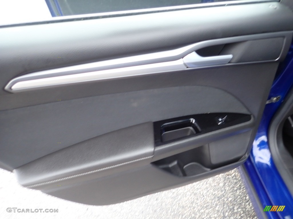 2016 Fusion SE - Deep Impact Blue Metallic / Charcoal Black photo #24