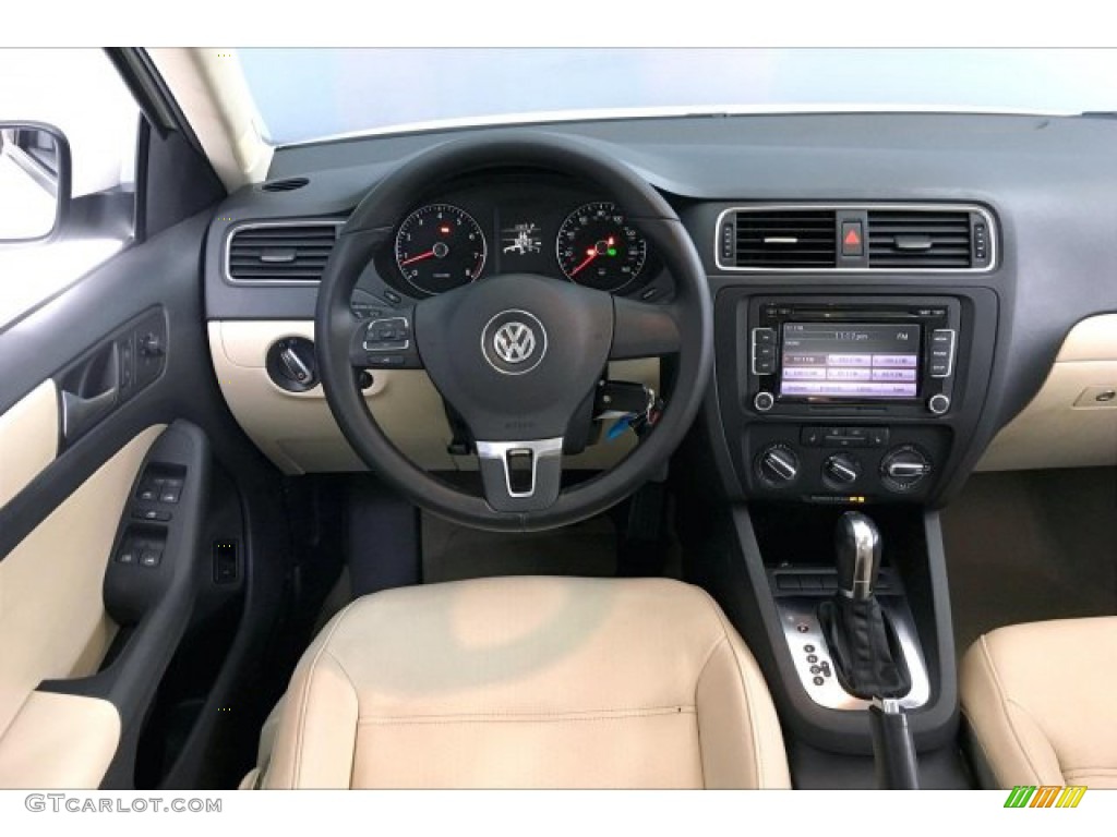 2012 Jetta SE Sedan - Candy White / Cornsilk Beige photo #4
