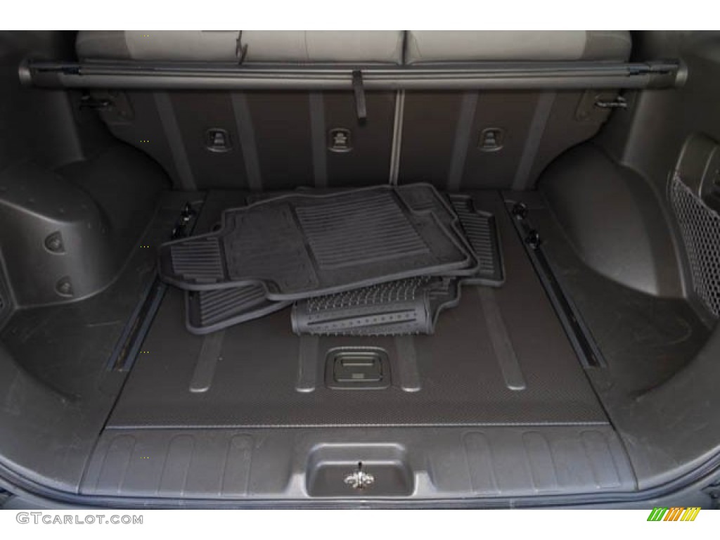 2011 Xterra S - Super Black / Gray photo #18