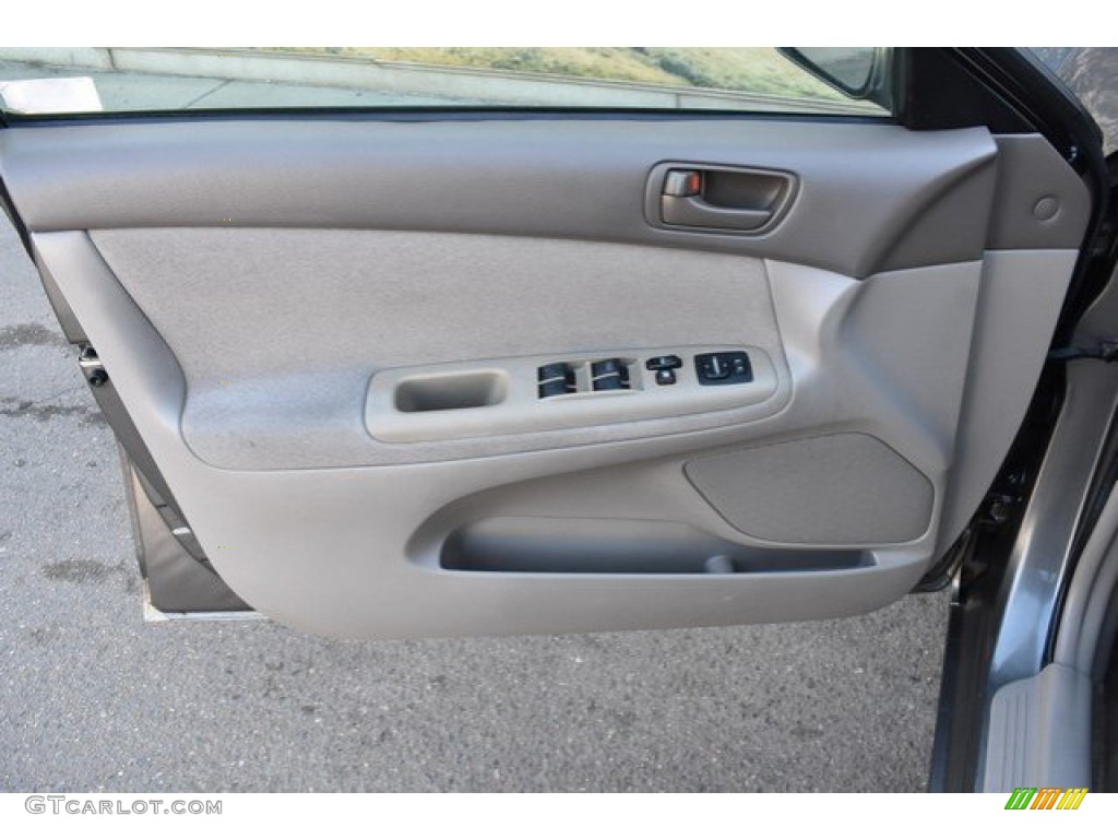 2004 Camry LE V6 - Phantom Gray Pearl / Taupe photo #25