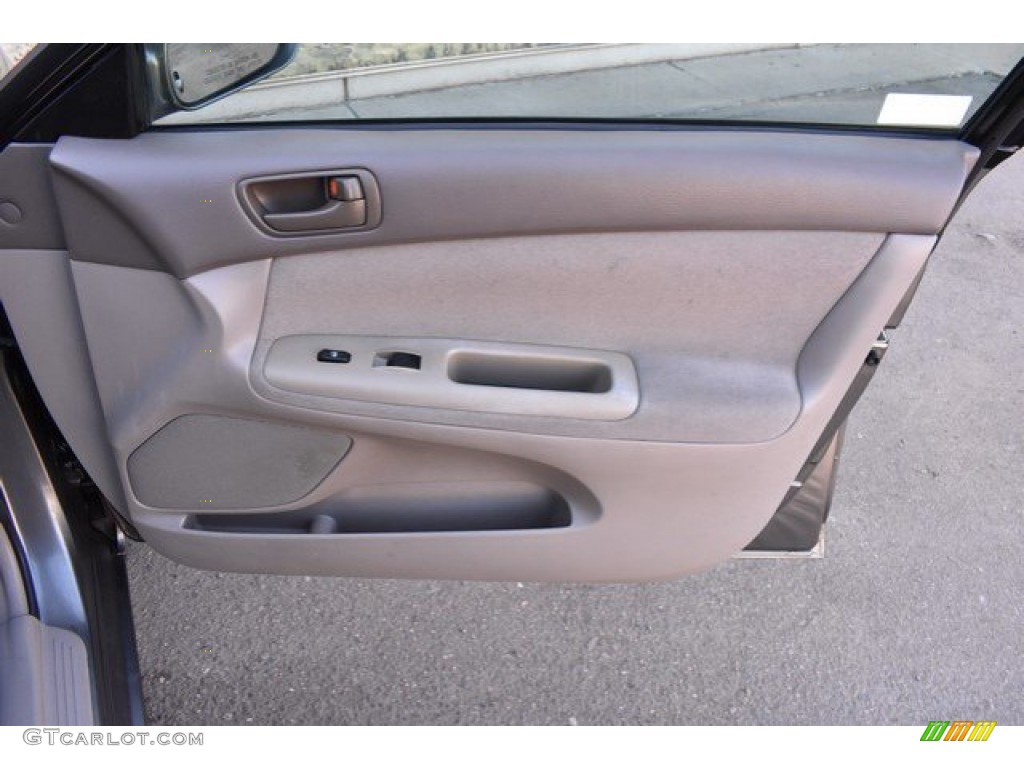 2004 Camry LE V6 - Phantom Gray Pearl / Taupe photo #26
