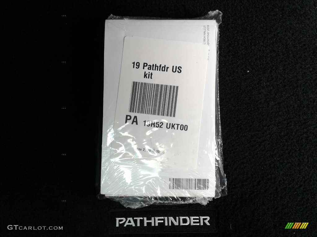 2019 Pathfinder SV - Magnetic Black Pearl / Charcoal photo #38