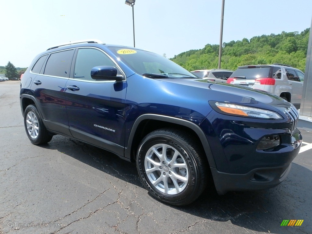 2018 Cherokee Latitude Plus 4x4 - Patriot Blue Pearl / Black photo #4