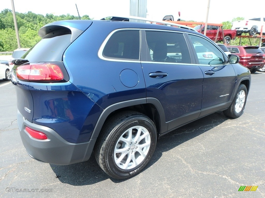 2018 Cherokee Latitude Plus 4x4 - Patriot Blue Pearl / Black photo #9