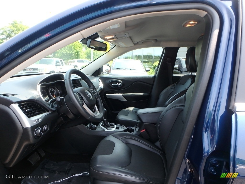 2018 Cherokee Latitude Plus 4x4 - Patriot Blue Pearl / Black photo #15
