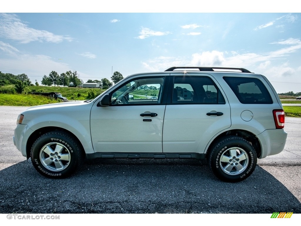 2009 Escape XLT V6 4WD - Oxford White / Camel photo #7