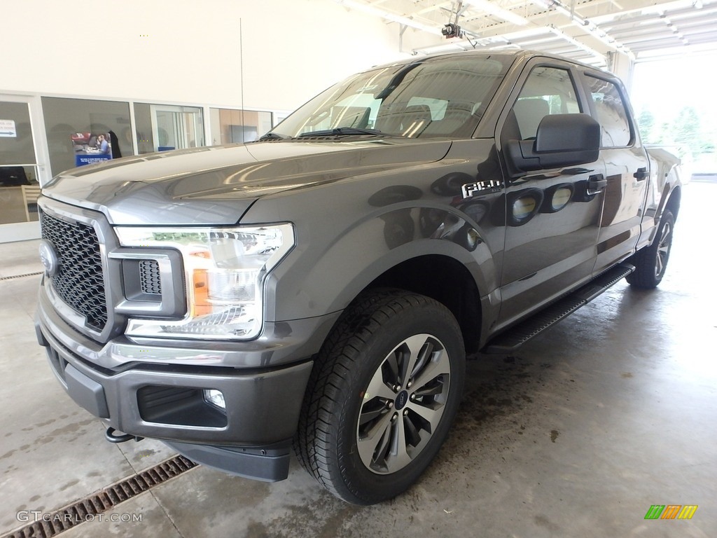 2019 F150 XL SuperCab 4x4 - Magnetic / Sport Black/Red photo #4