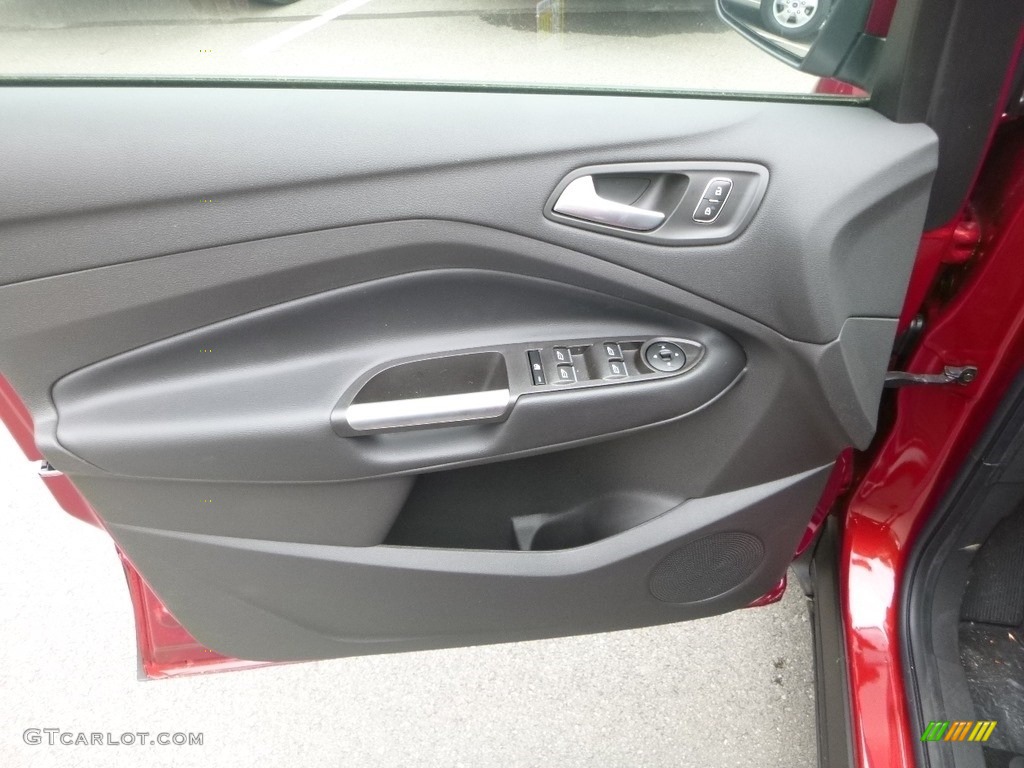 2019 Ford Escape SE 4WD Door Panel Photos