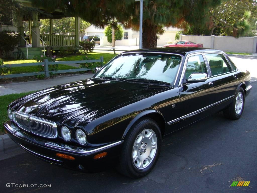 Anthracite Metallic Jaguar XJ