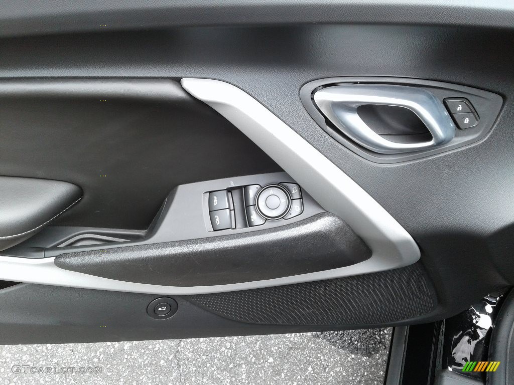 2018 Chevrolet Camaro LT Convertible Jet Black Door Panel Photo #133772928