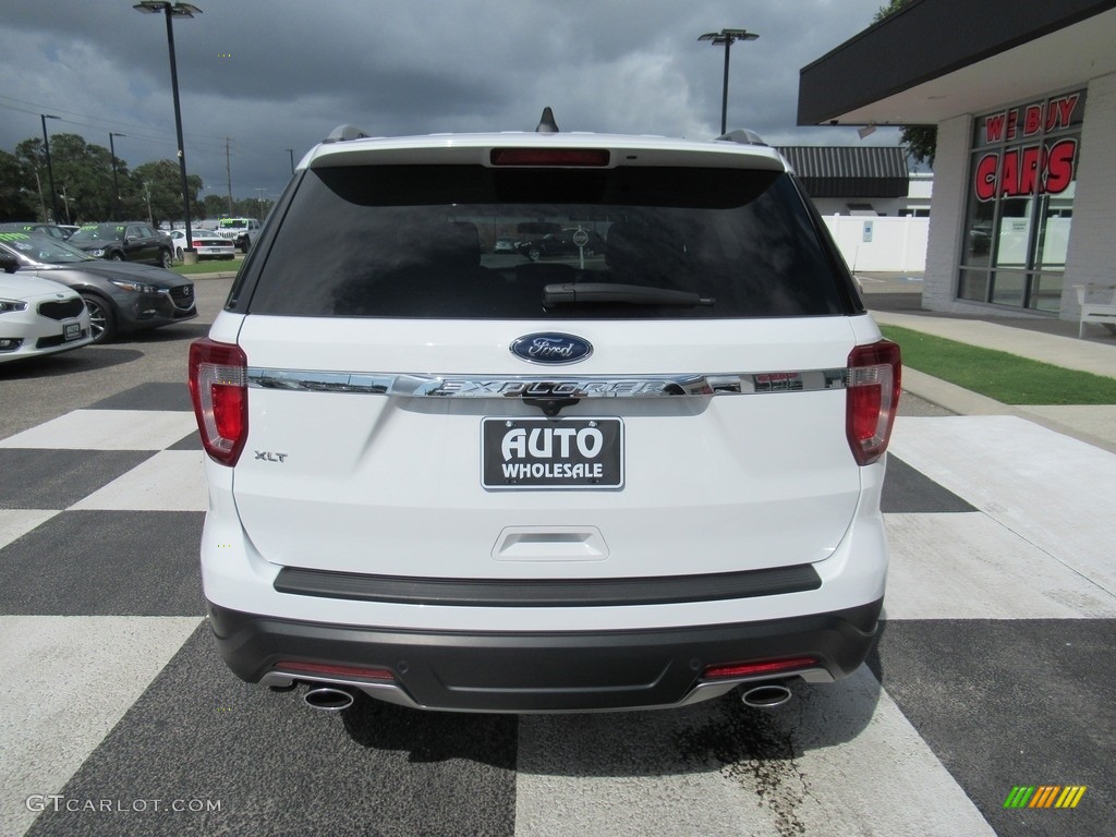 2018 Explorer XLT - Oxford White / Medium Stone photo #4