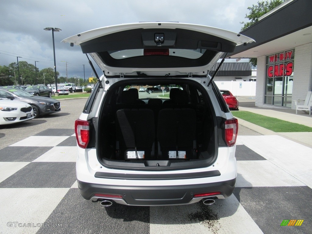 2018 Explorer XLT - Oxford White / Medium Stone photo #5