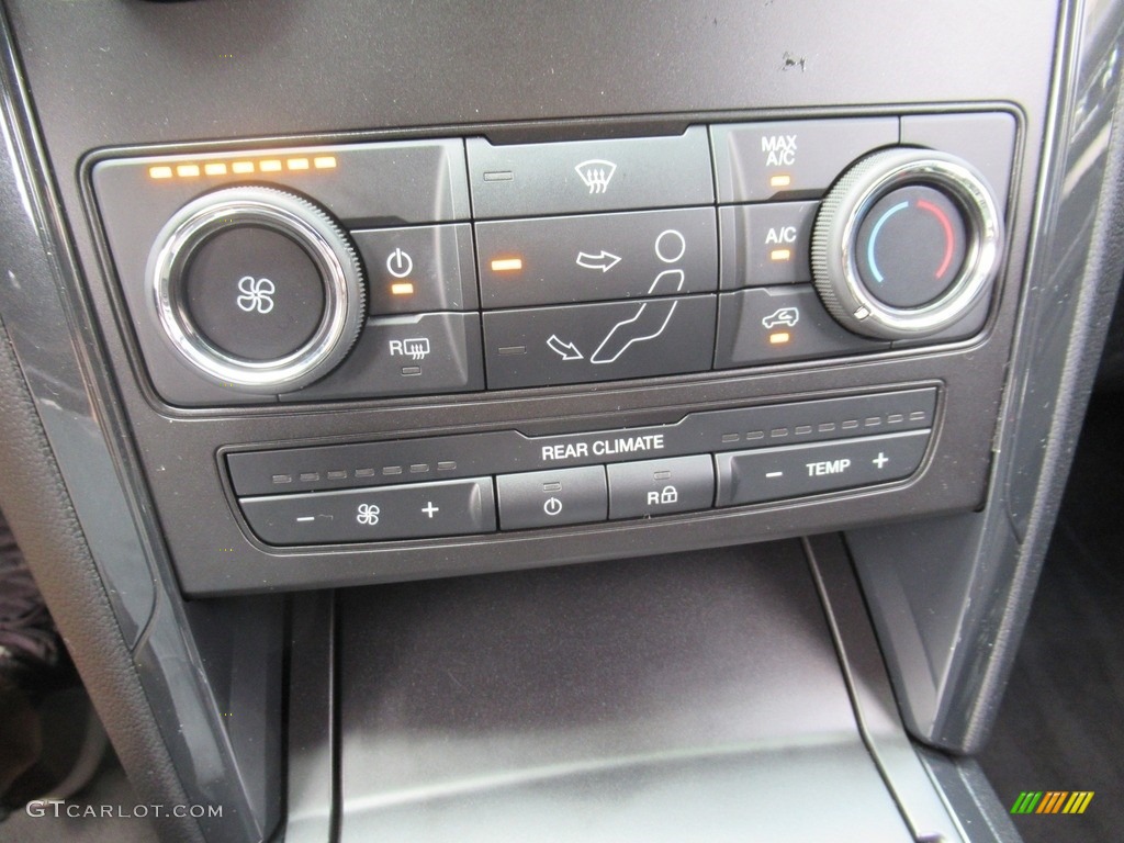 2018 Explorer XLT - Oxford White / Medium Stone photo #17