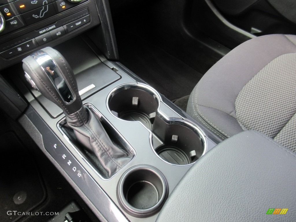 2018 Explorer XLT - Oxford White / Medium Stone photo #19