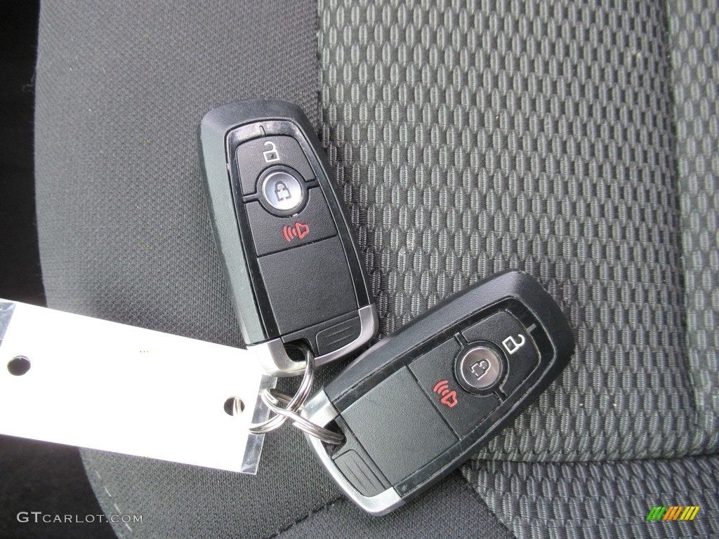 2018 Explorer XLT - Oxford White / Medium Stone photo #20