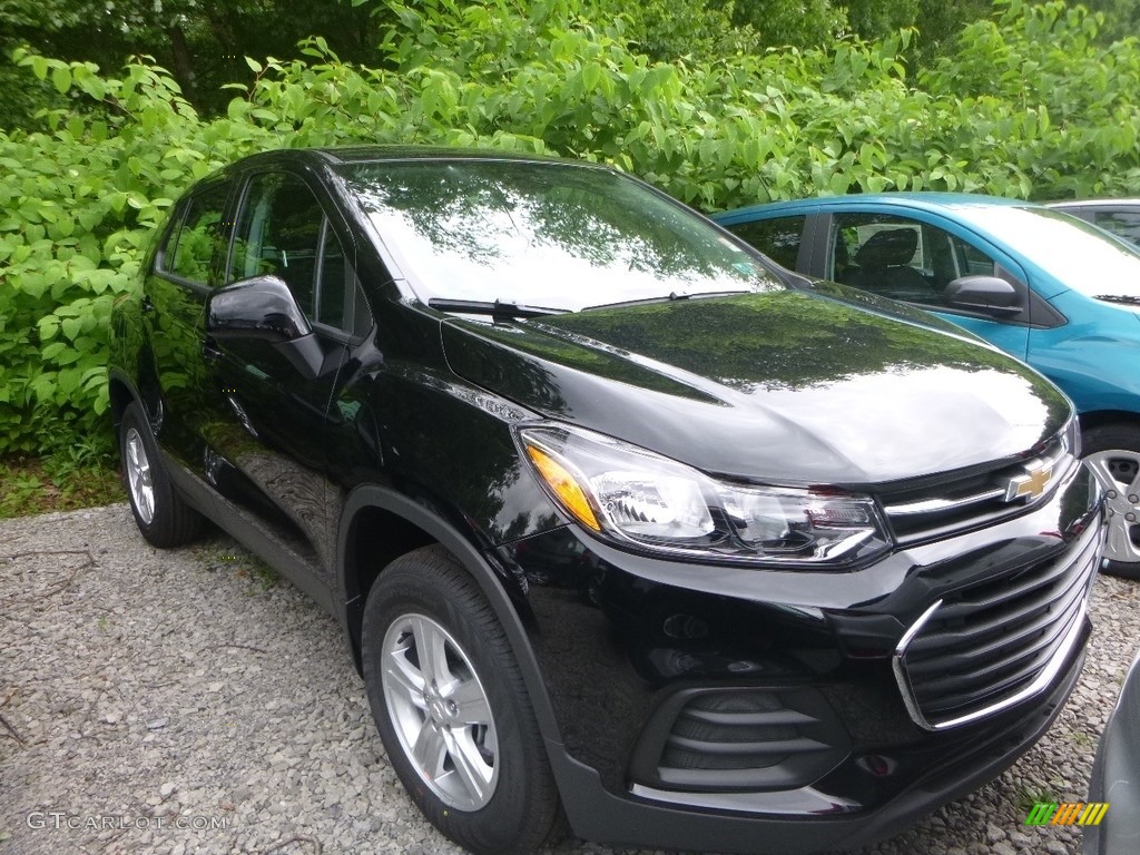 Mosaic Black Metallic 2019 Chevrolet Trax LS AWD Exterior Photo #133775724