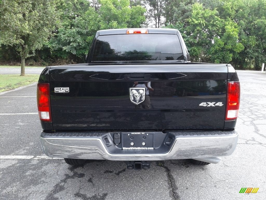 2019 1500 Classic Tradesman Quad Cab 4x4 - Diamond Black Crystal Pearl / Black/Diesel Gray photo #7