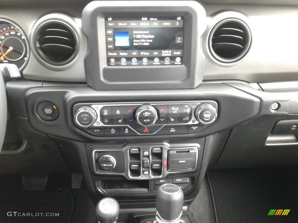 2020 Jeep Gladiator Sport 4x4 Controls Photo #133778484