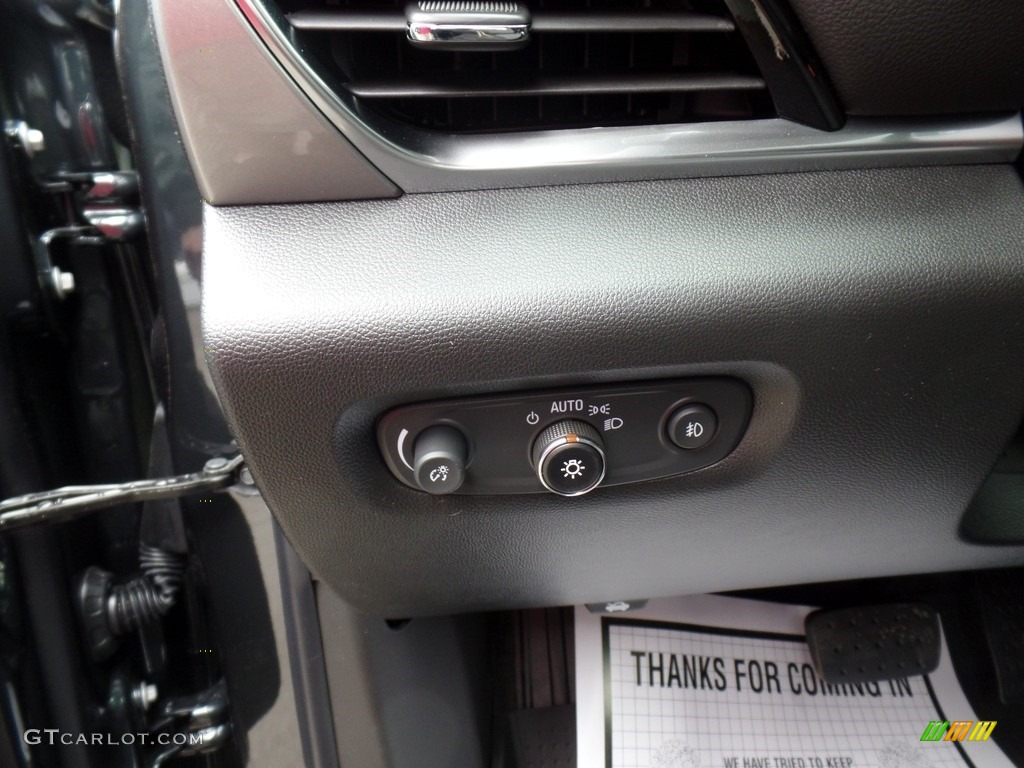 2019 Chevrolet Traverse LT AWD Controls Photo #133779084