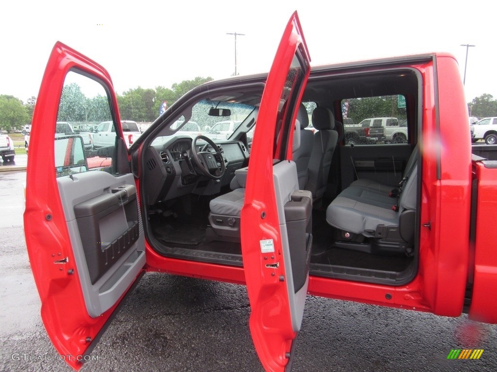 2016 F250 Super Duty XLT Crew Cab - Race Red / Steel photo #9