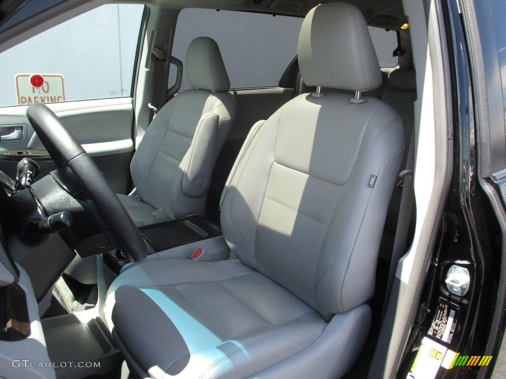 2017 Sienna XLE - Midnight Black Metallic / Dark Bisque photo #12
