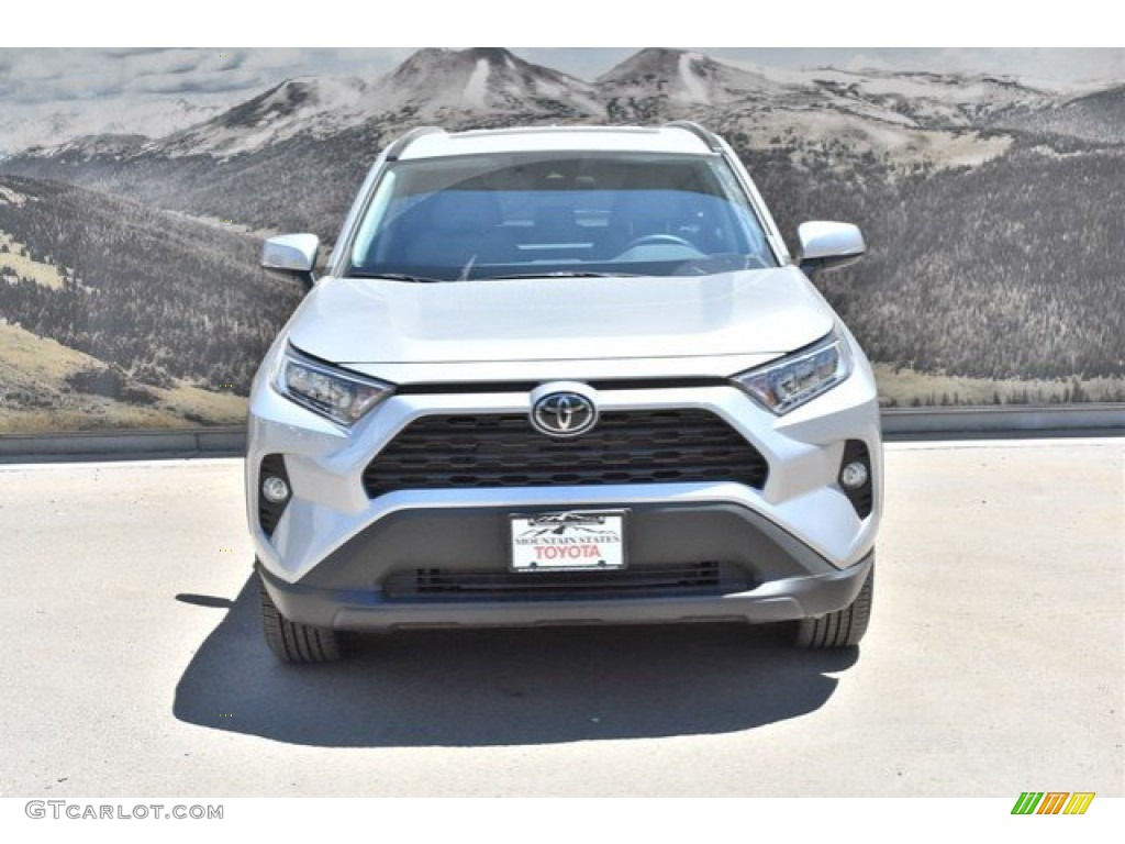2019 RAV4 XLE AWD - Silver Sky Metallic / Light Gray photo #2