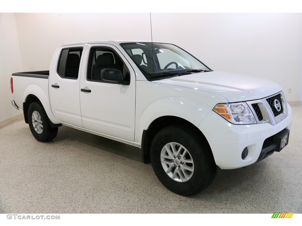 2019 white nissan frontier